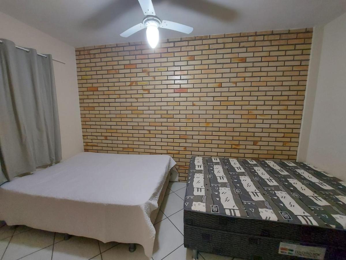 Apartamento 12 - Bombinhas - 200 Metros Da Praia Buitenkant foto
