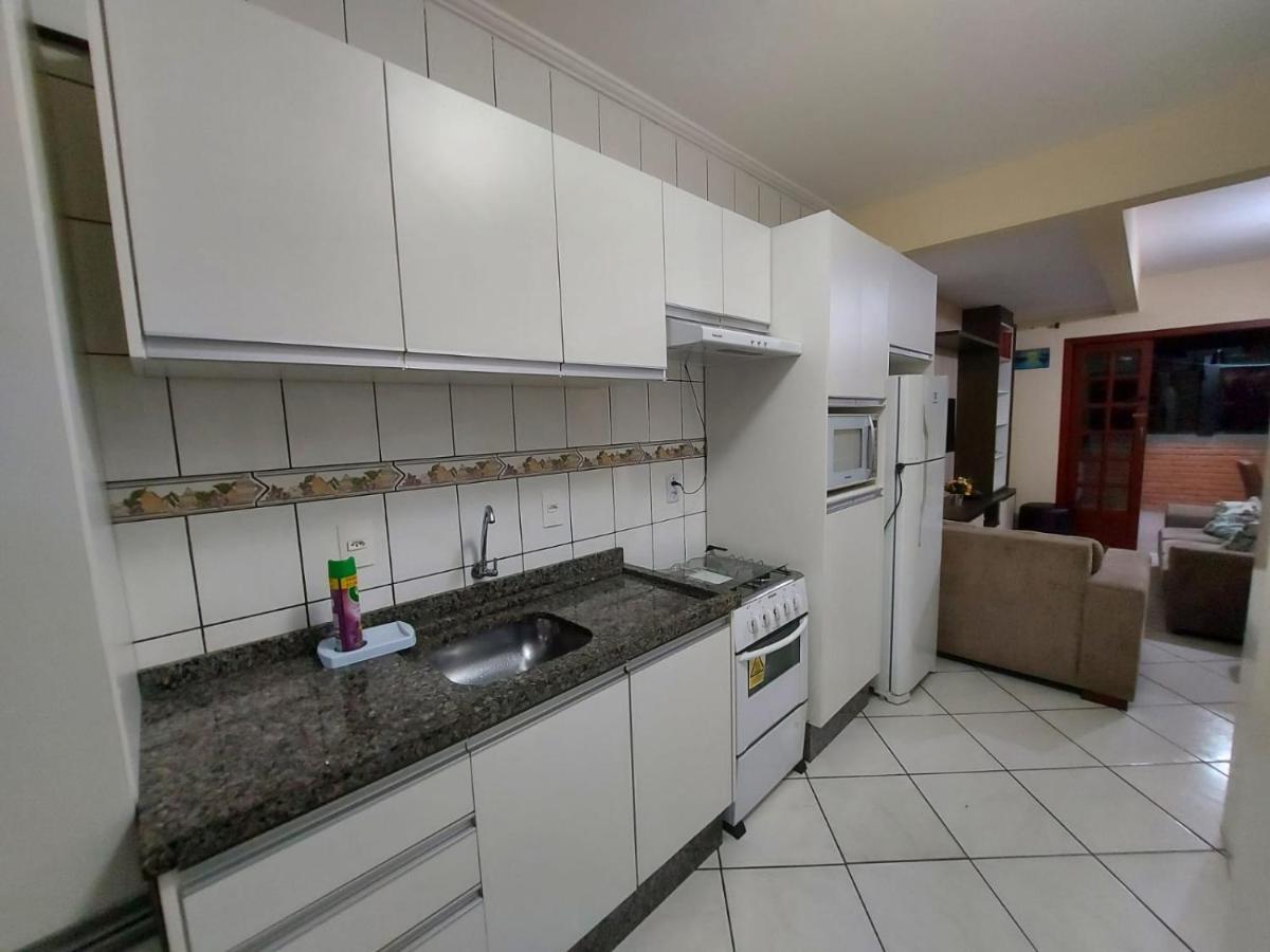 Apartamento 12 - Bombinhas - 200 Metros Da Praia Buitenkant foto