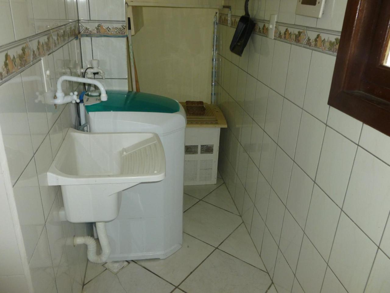 Apartamento 12 - Bombinhas - 200 Metros Da Praia Buitenkant foto