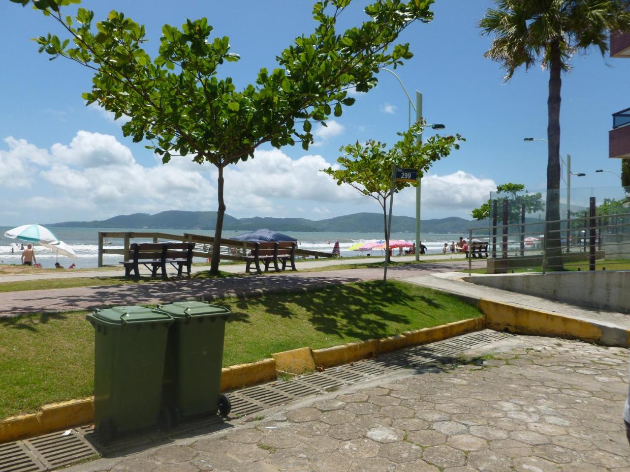 Apartamento 12 - Bombinhas - 200 Metros Da Praia Buitenkant foto