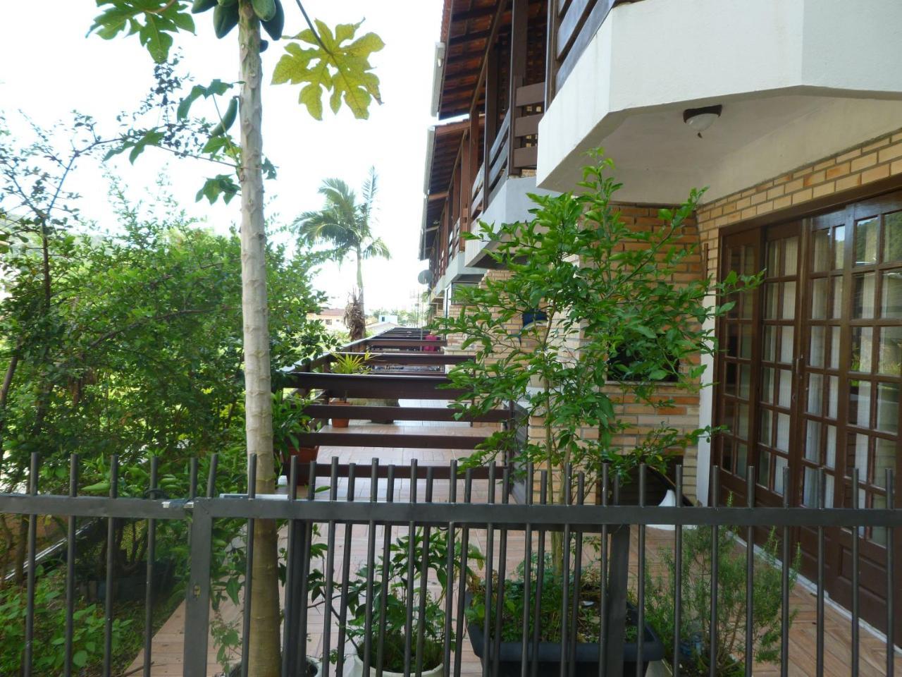 Apartamento 12 - Bombinhas - 200 Metros Da Praia Buitenkant foto