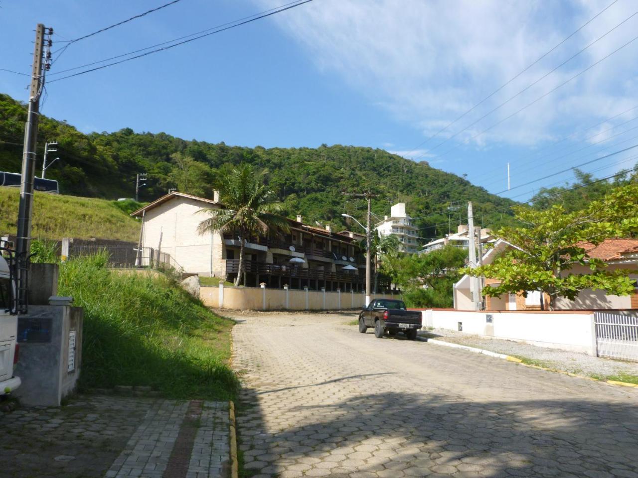 Apartamento 12 - Bombinhas - 200 Metros Da Praia Buitenkant foto